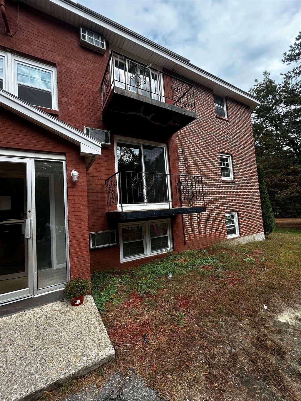 Photo of 1 Charleston Avenue #19, Londonderry, NH 03053 (MLS # 5064935)