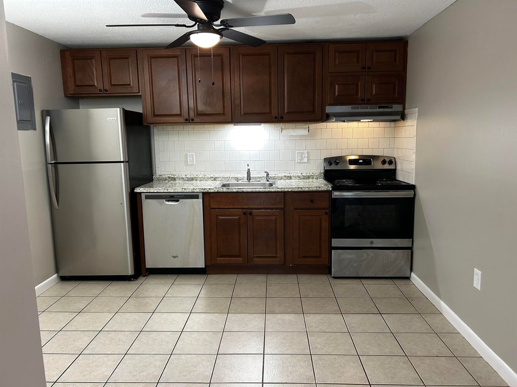 Photo of 1 Charleston Avenue #19, Londonderry, NH 03053 (MLS # 5064935)