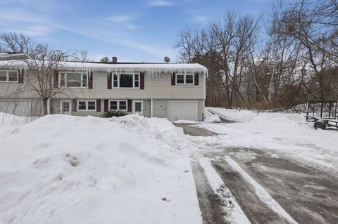Photo of 8 Rayes Drive, Hudson, NH 03051 (MLS # 5076525)
