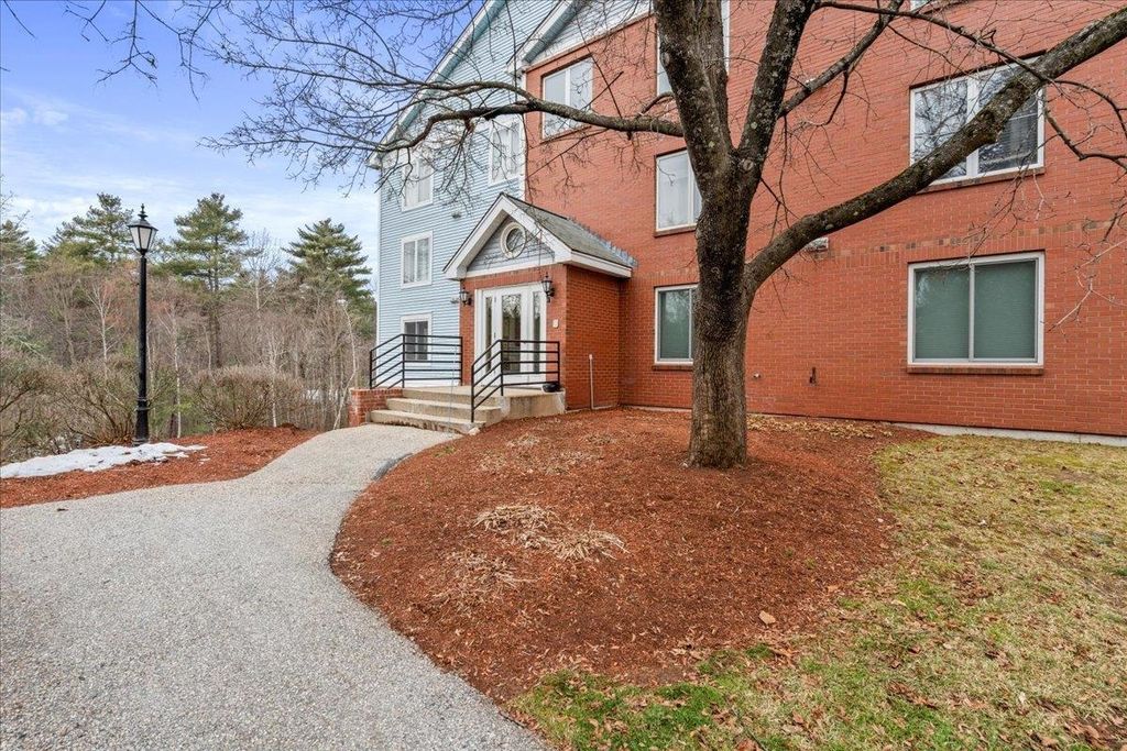 Photo of 12 Timberwood Drive #206, Goffstown, NH 03045 (MLS # 5072601)