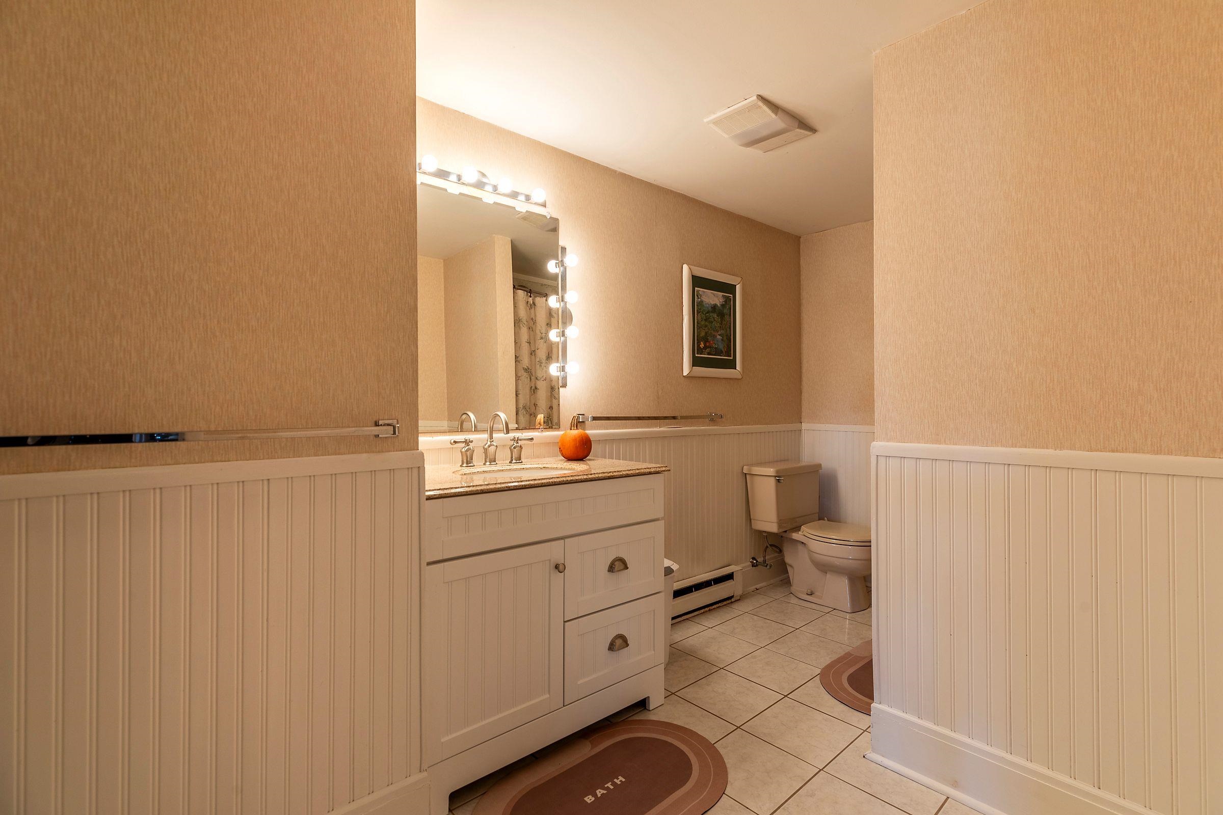 Jamaica, Vermont 05343, United States, 2 Bedrooms Bedrooms, ,1 BathroomBathrooms,Residential,Active,39220