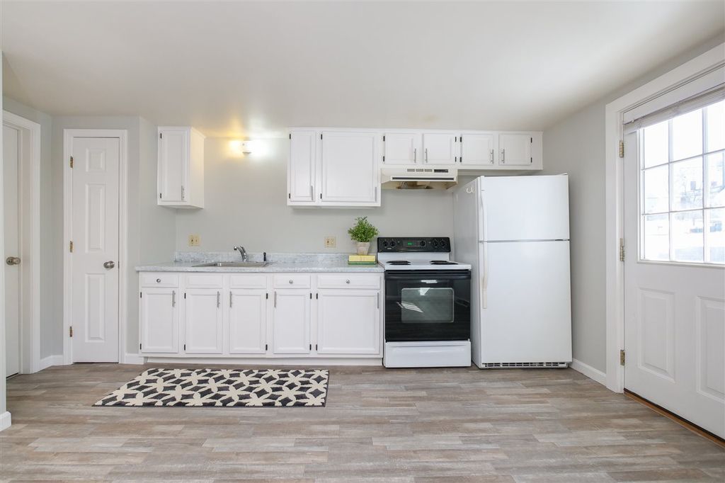 Photo of 3 Beechwood Street, Portsmouth, NH 03801 (MLS # 5067437)