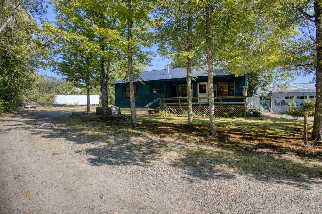 Photo of 10 Dore Street, Ossipee, NH 03814 (MLS # 5057868)