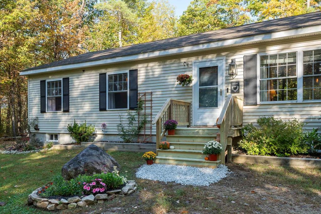 Photo of 10 Moose Crossing Road, Effingham, NH 03882 (MLS # 5067504)
