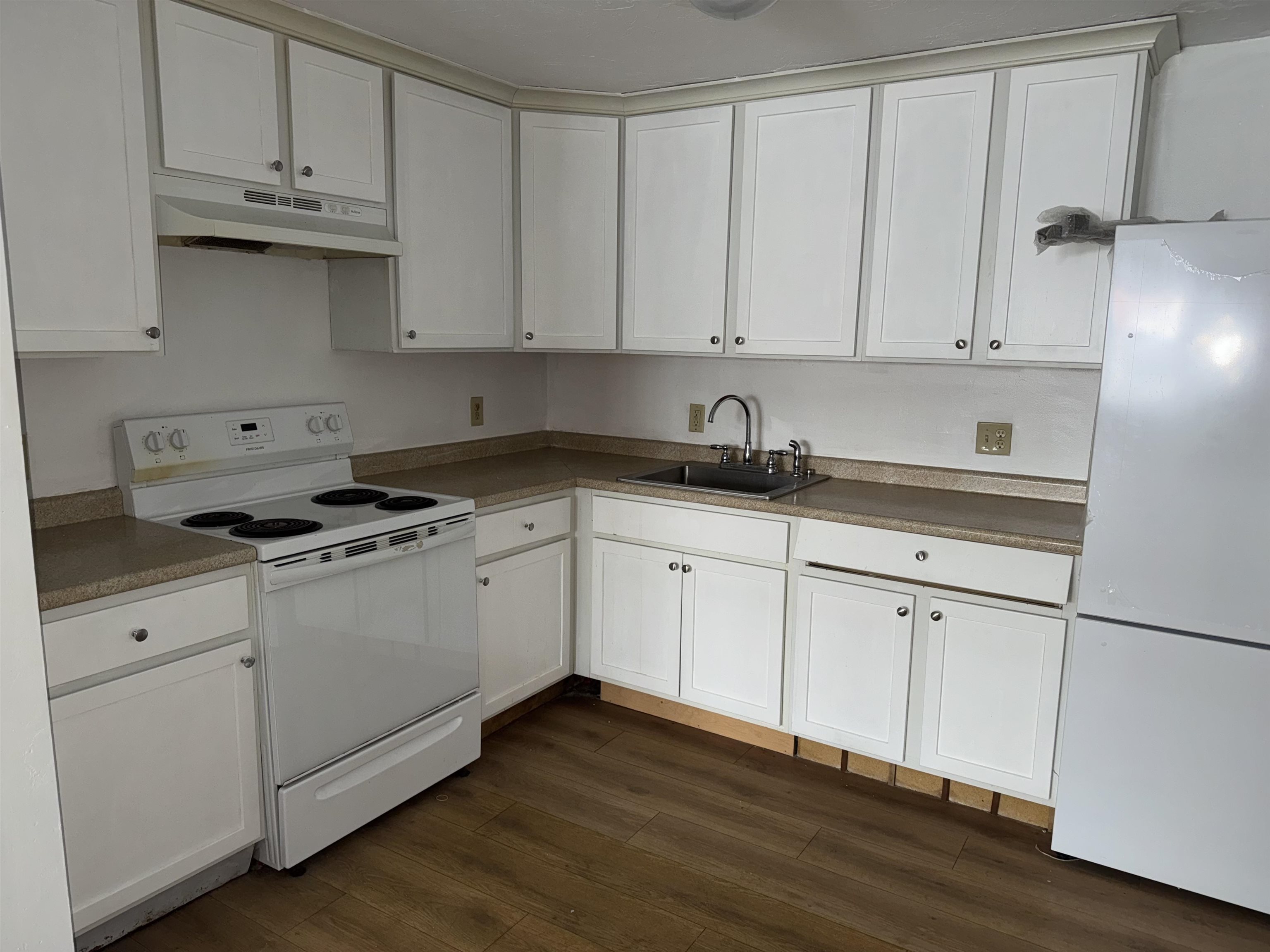 185 Loudon Road 8