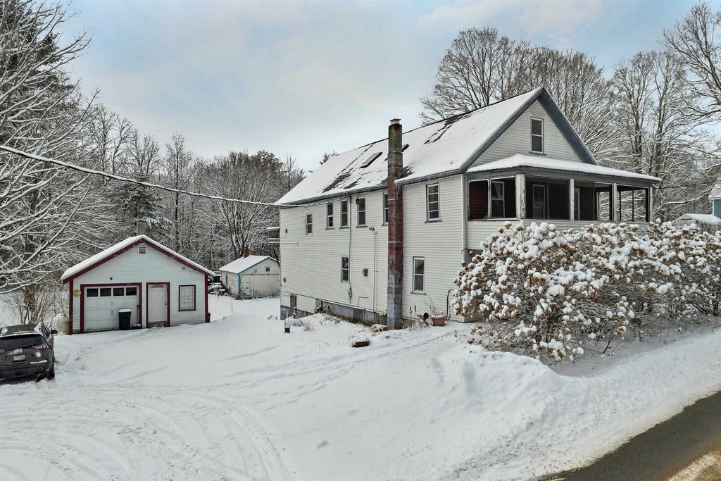 Photo of 11 White Plains Road, Webster, NH 03303 (MLS # 5074666)