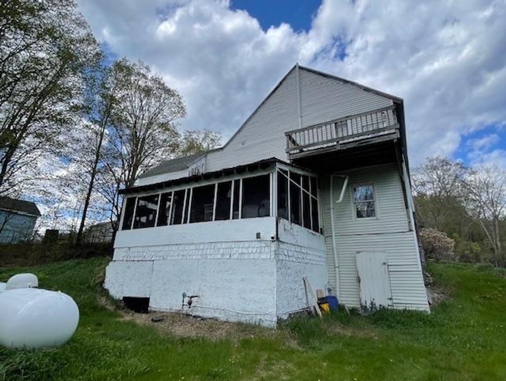 Photo of 11 White Plains Road, Webster, NH 03303 (MLS # 5074666)