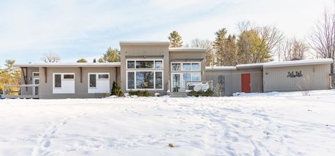 Photo of 101 Wentworth Road, Walpole, NH 03608 (MLS # 5073619)