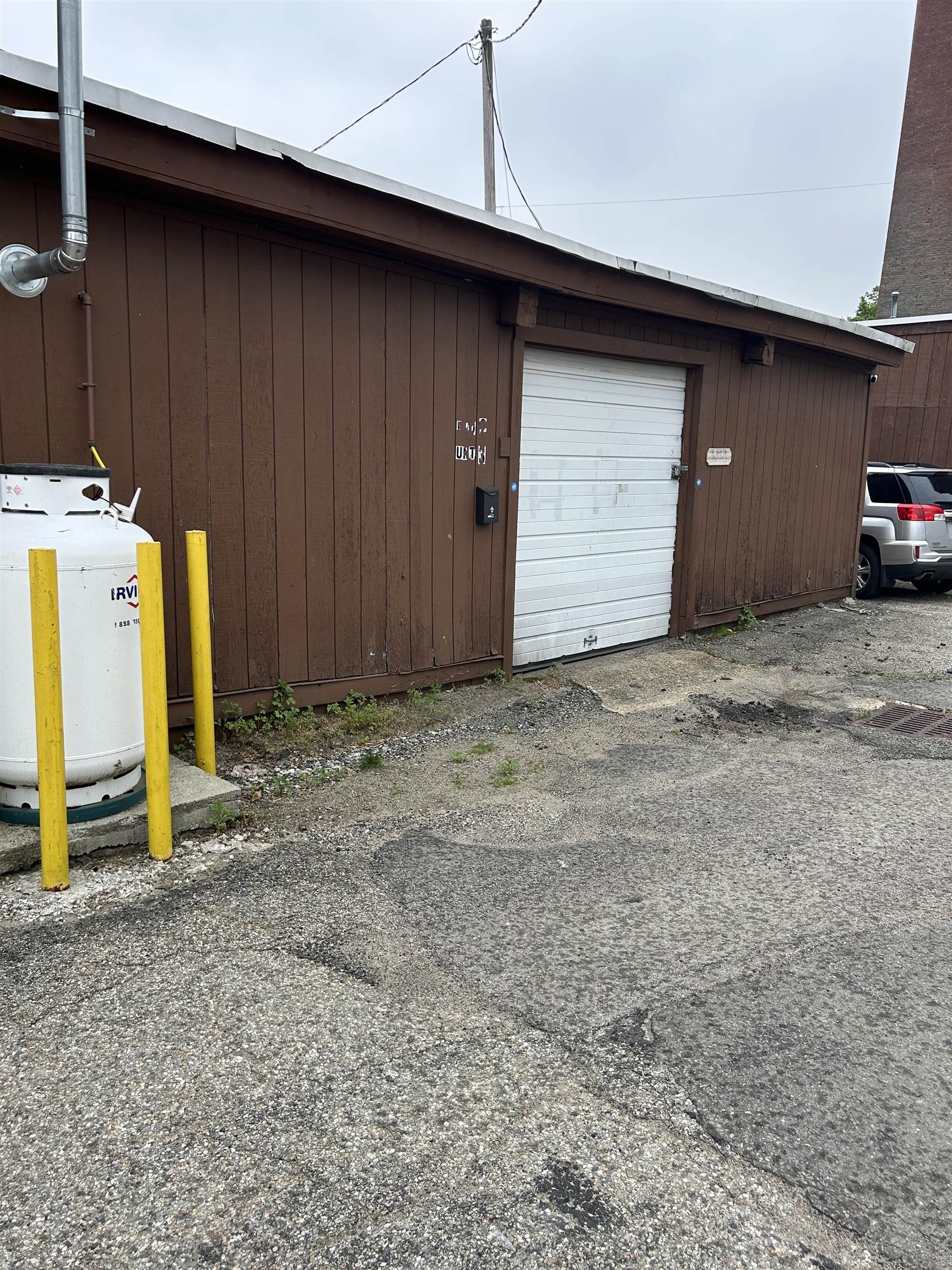 516 Mammoth Road B2/U2