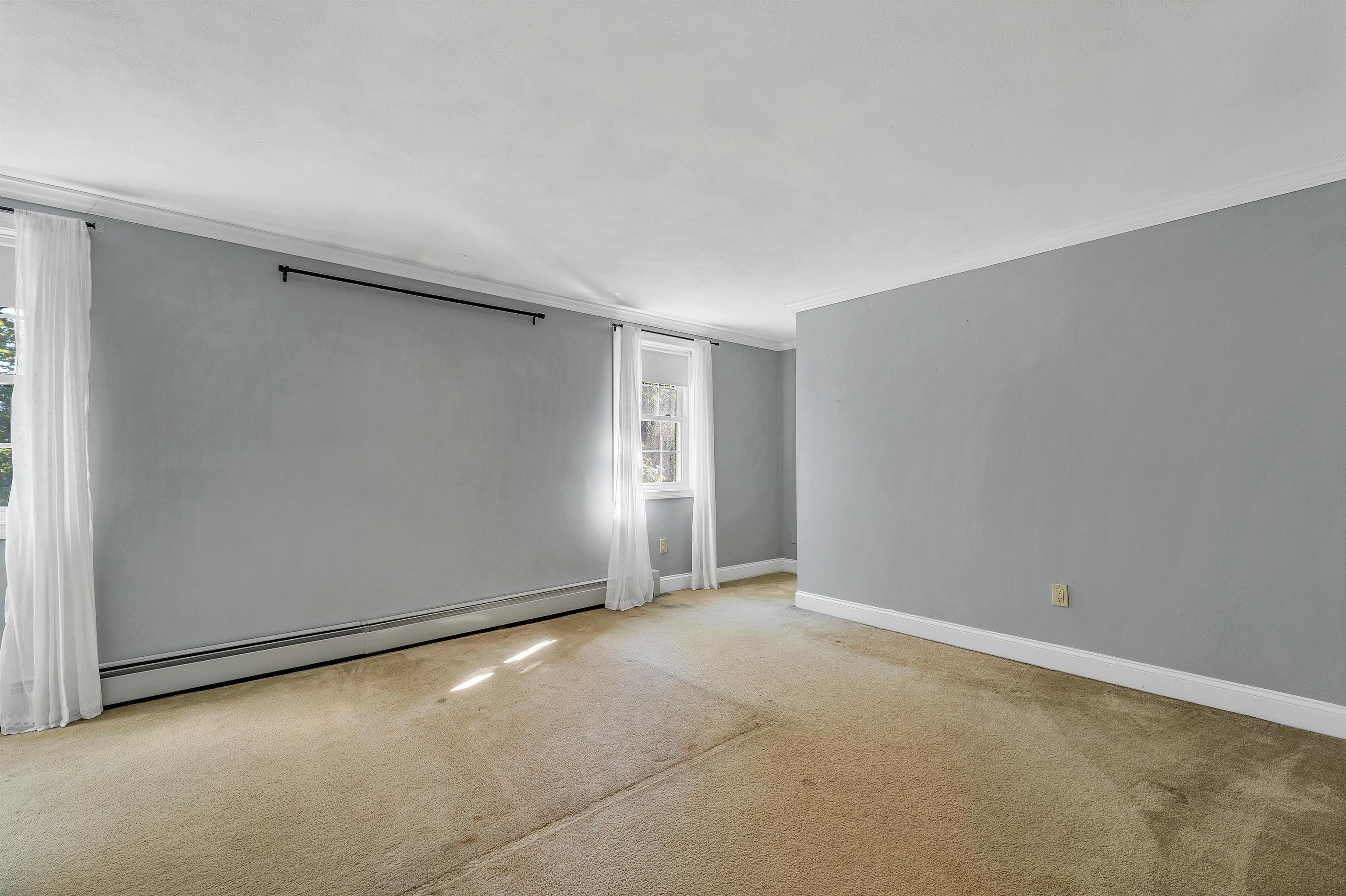 Hampstead, New Hampshire 03841, United States, 3 Bedrooms Bedrooms, ,2 BathroomsBathrooms,Residential,Active,224403