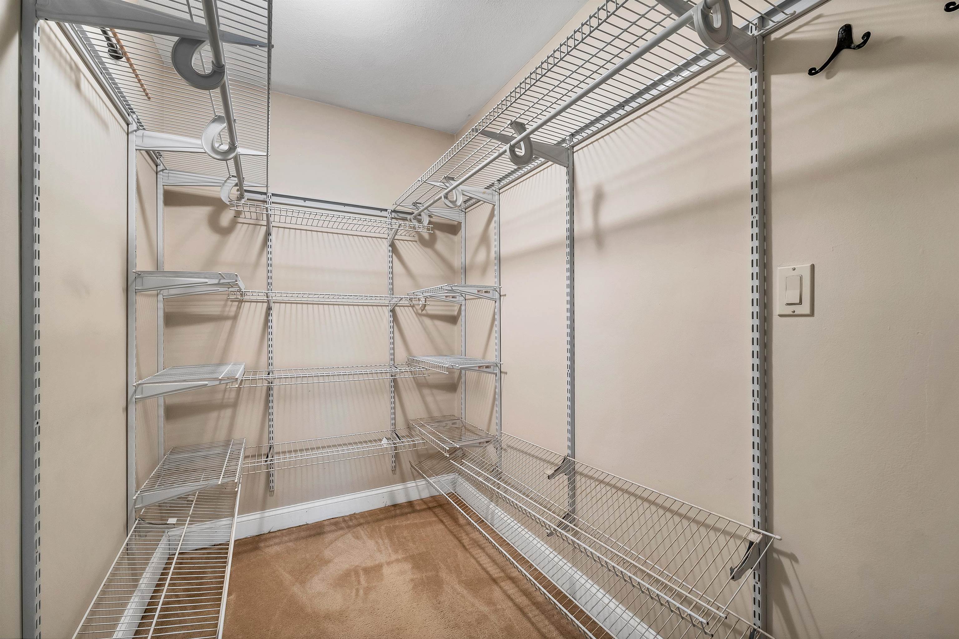 Hampstead, New Hampshire 03841, United States, 3 Bedrooms Bedrooms, ,2 BathroomsBathrooms,Residential,Active,224403