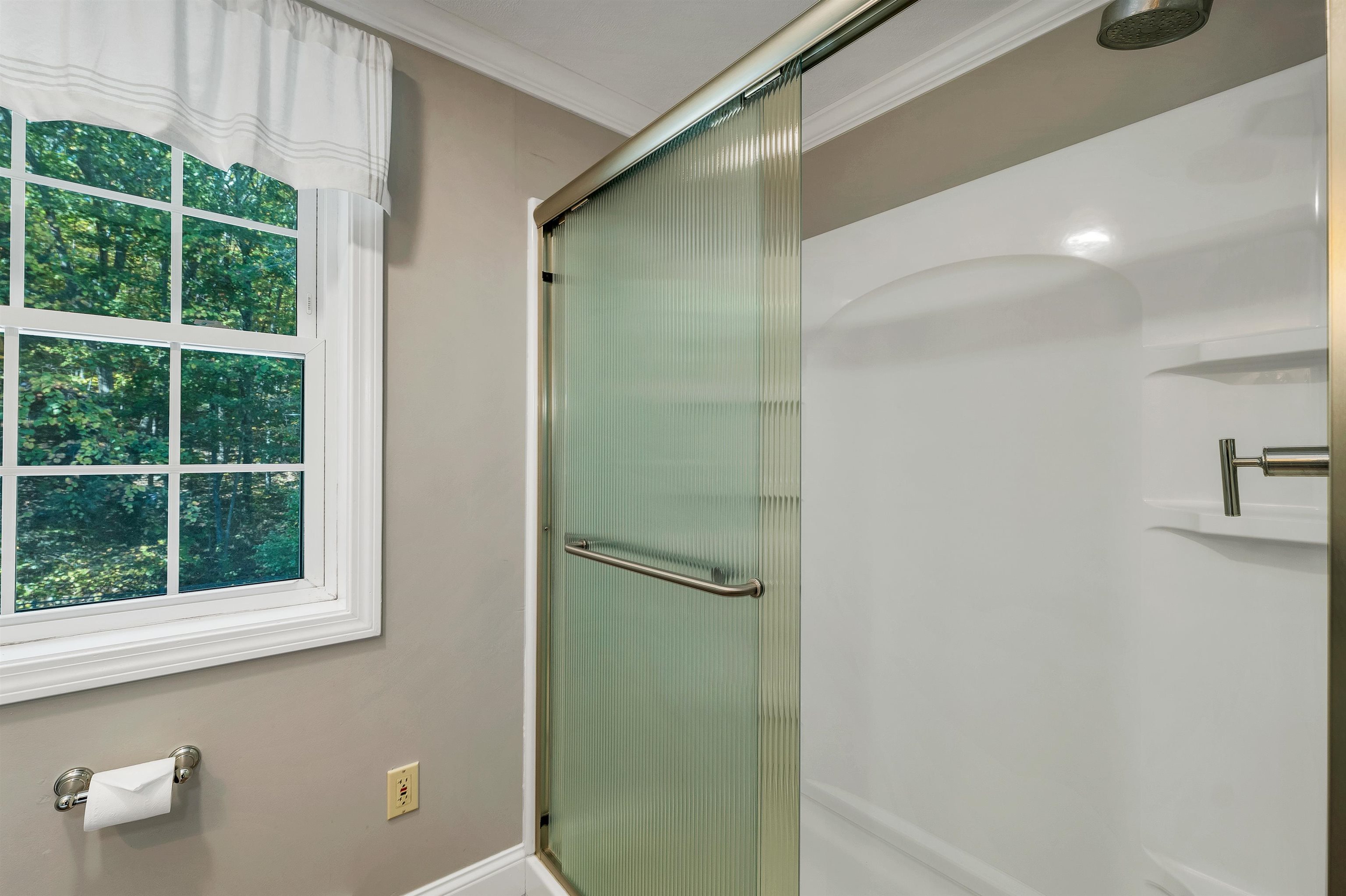 Hampstead, New Hampshire 03841, United States, 3 Bedrooms Bedrooms, ,2 BathroomsBathrooms,Residential,Active,224403