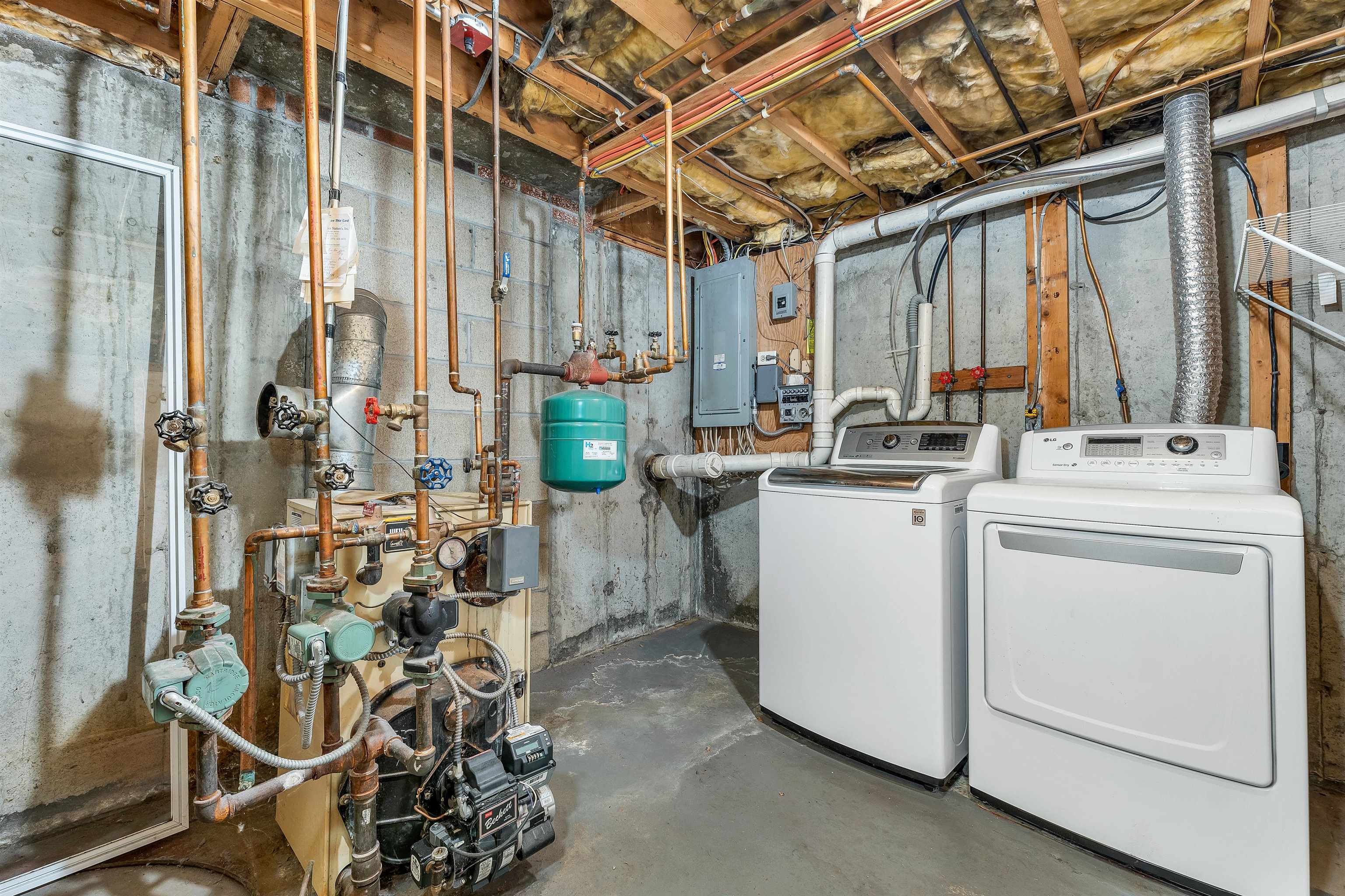 Hampstead, New Hampshire 03841, United States, 3 Bedrooms Bedrooms, ,2 BathroomsBathrooms,Residential,Active,224403