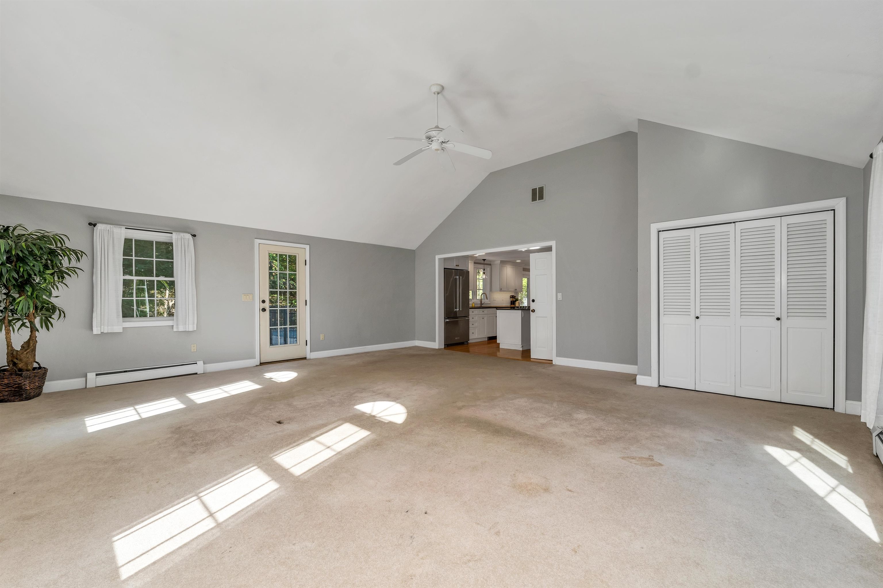 Hampstead, New Hampshire 03841, United States, 3 Bedrooms Bedrooms, ,2 BathroomsBathrooms,Residential,Active,224403