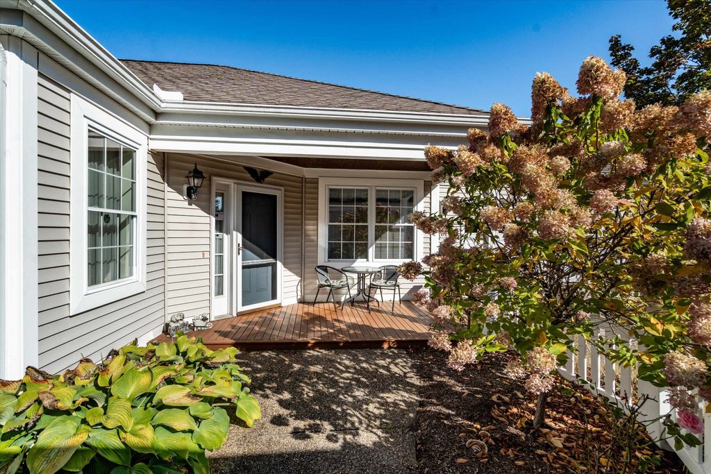 Photo of 3 Old Coventry Lane, Bedford, NH 03110 (MLS # 5064568)