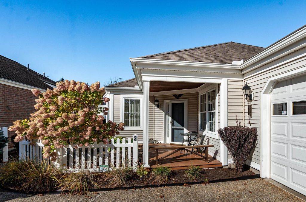 Photo of 3 Old Coventry Lane, Bedford, NH 03110 (MLS # 5064568)