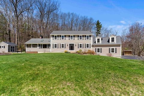 Photo of 75 Birkdale Road, Bedford, NH 03110 (MLS # 5085480)