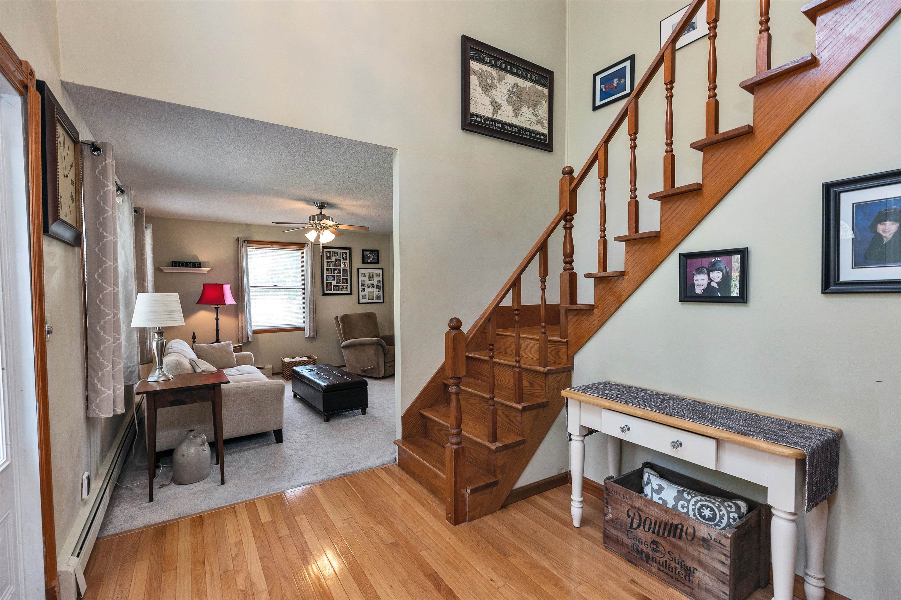 New Boston, New Hampshire 03070, United States, 3 Bedrooms Bedrooms, ,2 BathroomsBathrooms,Residential,Pending,105860