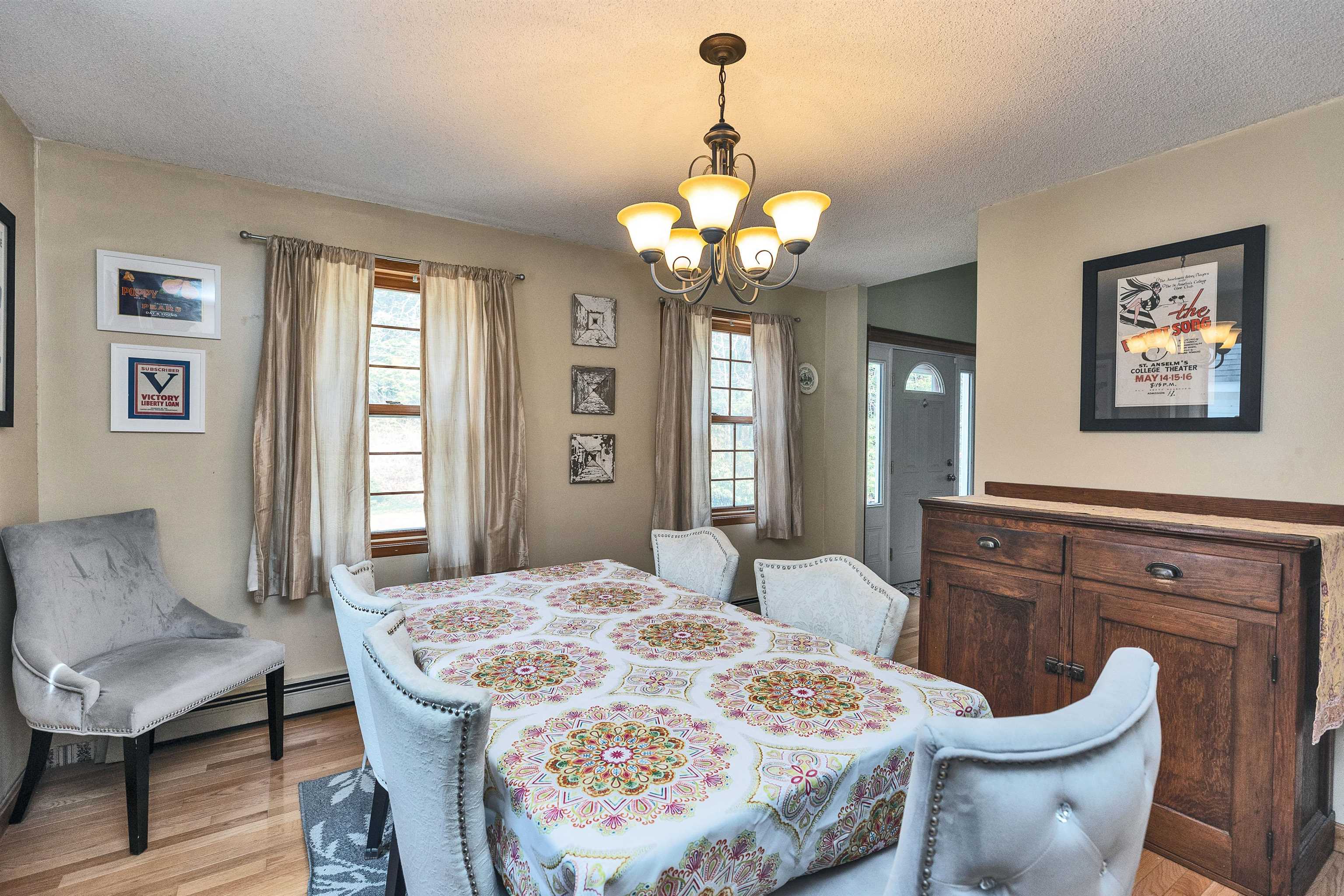 New Boston, New Hampshire 03070, United States, 3 Bedrooms Bedrooms, ,2 BathroomsBathrooms,Residential,Pending,105860