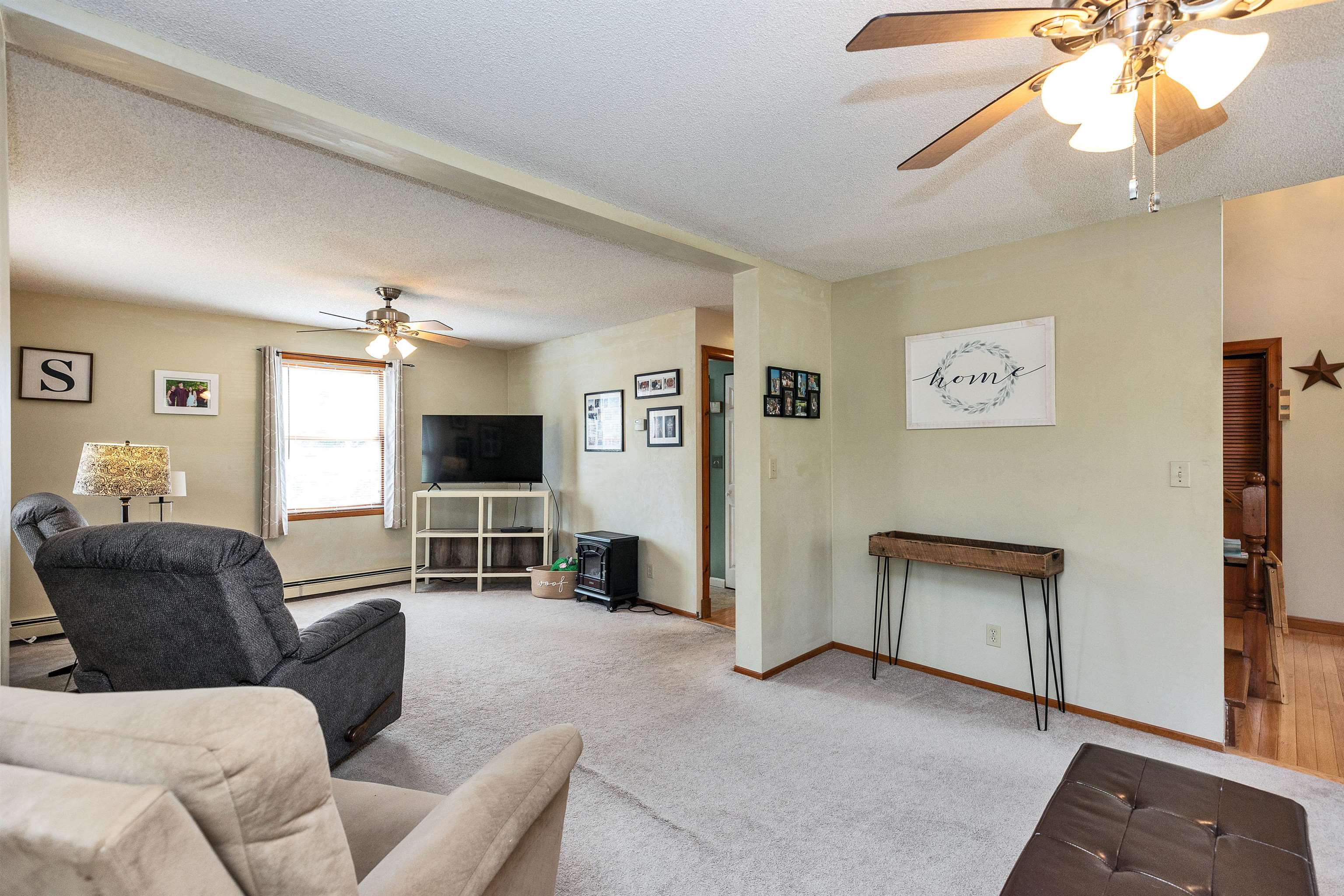 New Boston, New Hampshire 03070, United States, 3 Bedrooms Bedrooms, ,2 BathroomsBathrooms,Residential,Pending,105860