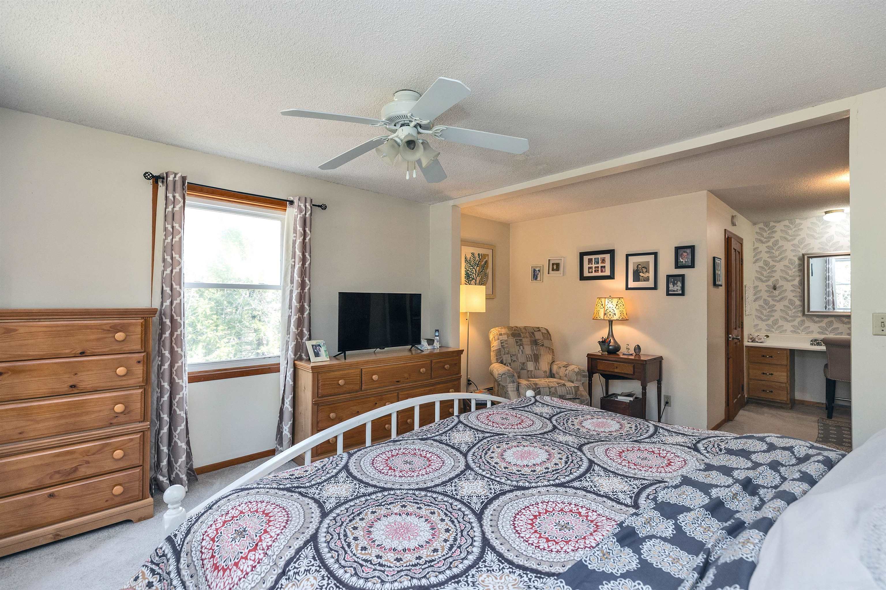 New Boston, New Hampshire 03070, United States, 3 Bedrooms Bedrooms, ,2 BathroomsBathrooms,Residential,Pending,105860