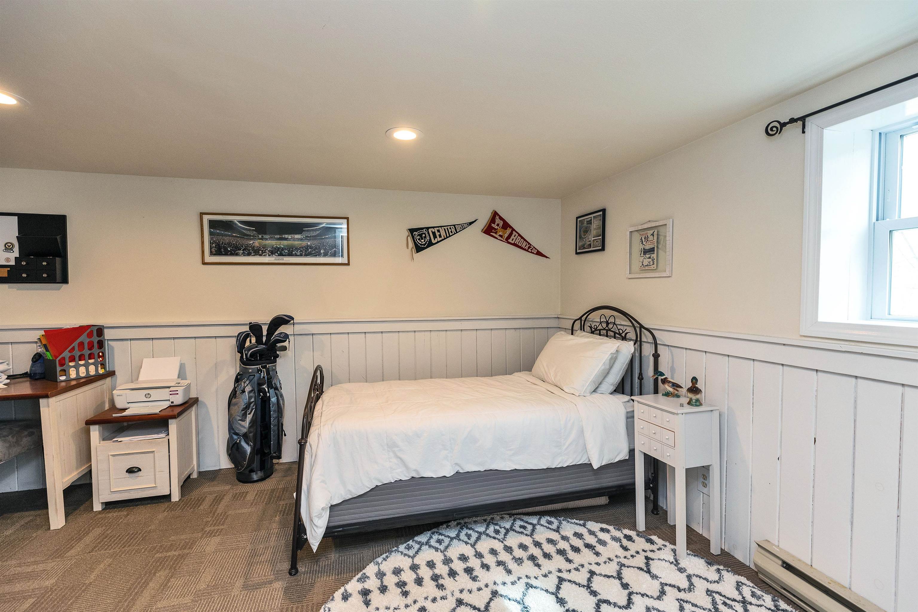 New Boston, New Hampshire 03070, United States, 3 Bedrooms Bedrooms, ,2 BathroomsBathrooms,Residential,Pending,105860