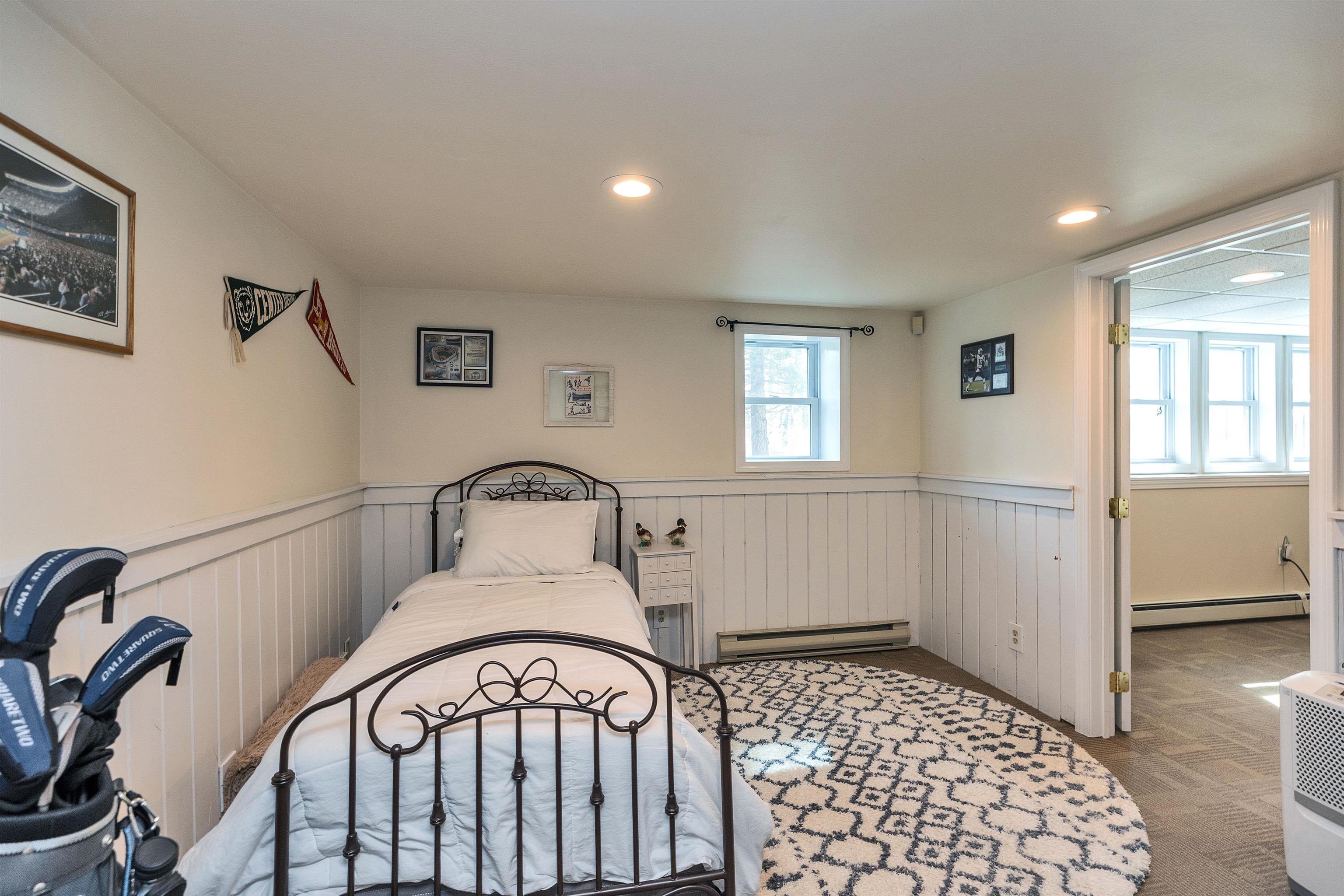 New Boston, New Hampshire 03070, United States, 3 Bedrooms Bedrooms, ,2 BathroomsBathrooms,Residential,Pending,105860