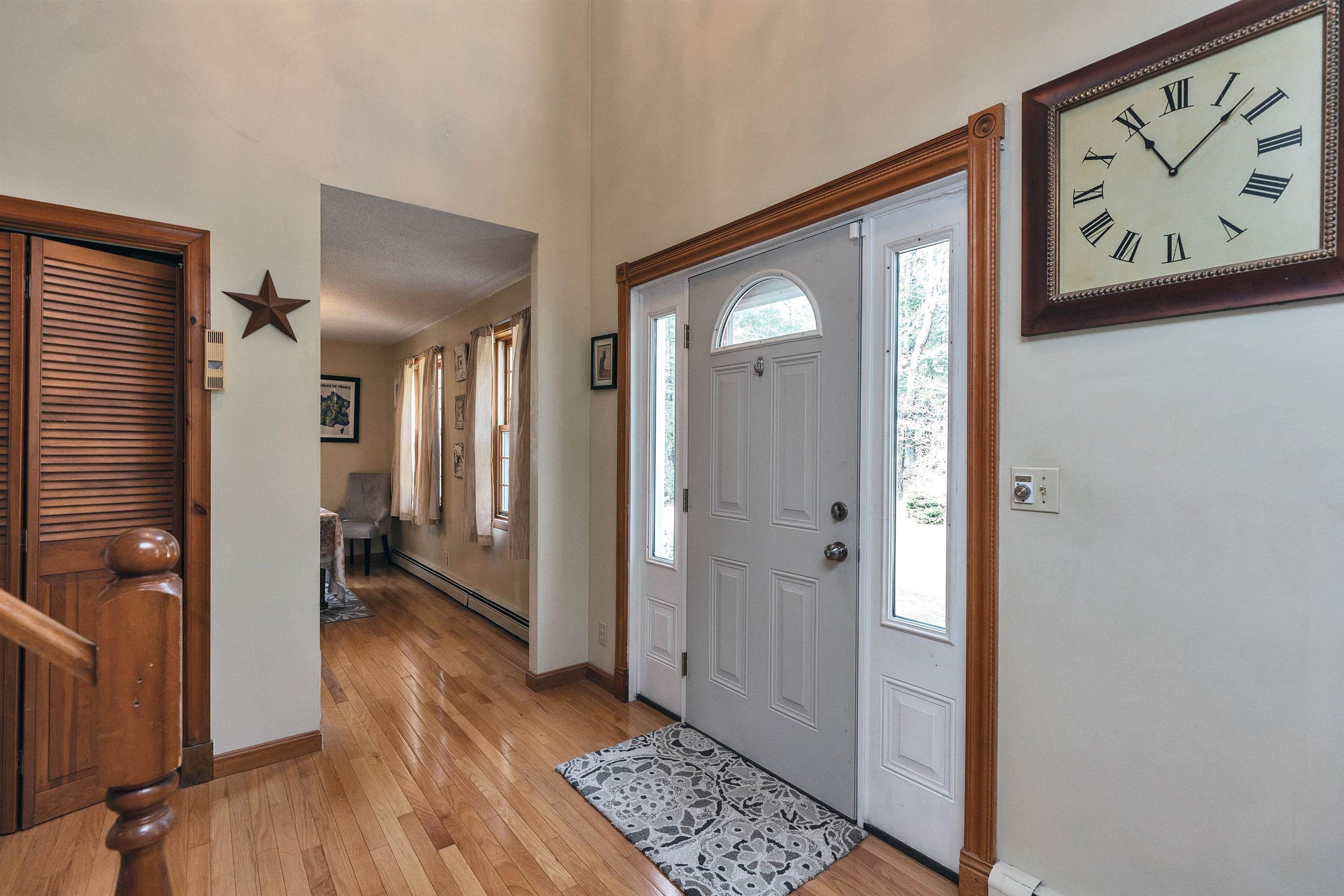 New Boston, New Hampshire 03070, United States, 3 Bedrooms Bedrooms, ,2 BathroomsBathrooms,Residential,Pending,105860