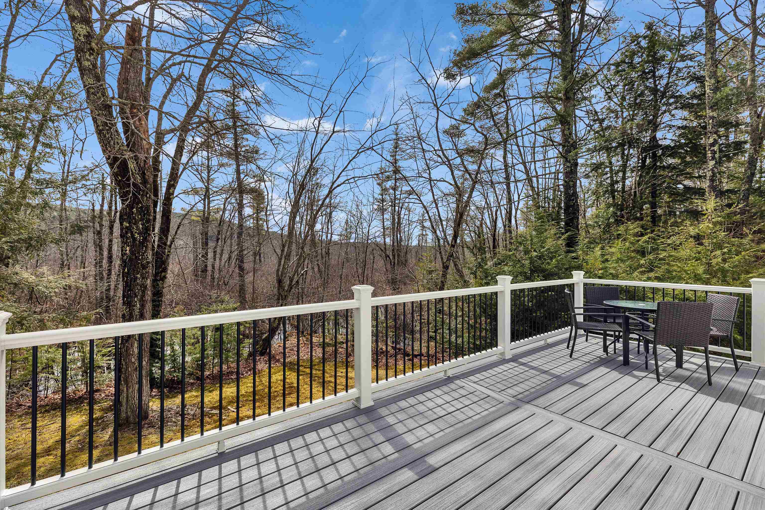 New Boston, New Hampshire 03070, United States, 3 Bedrooms Bedrooms, ,2 BathroomsBathrooms,Residential,Pending,105860