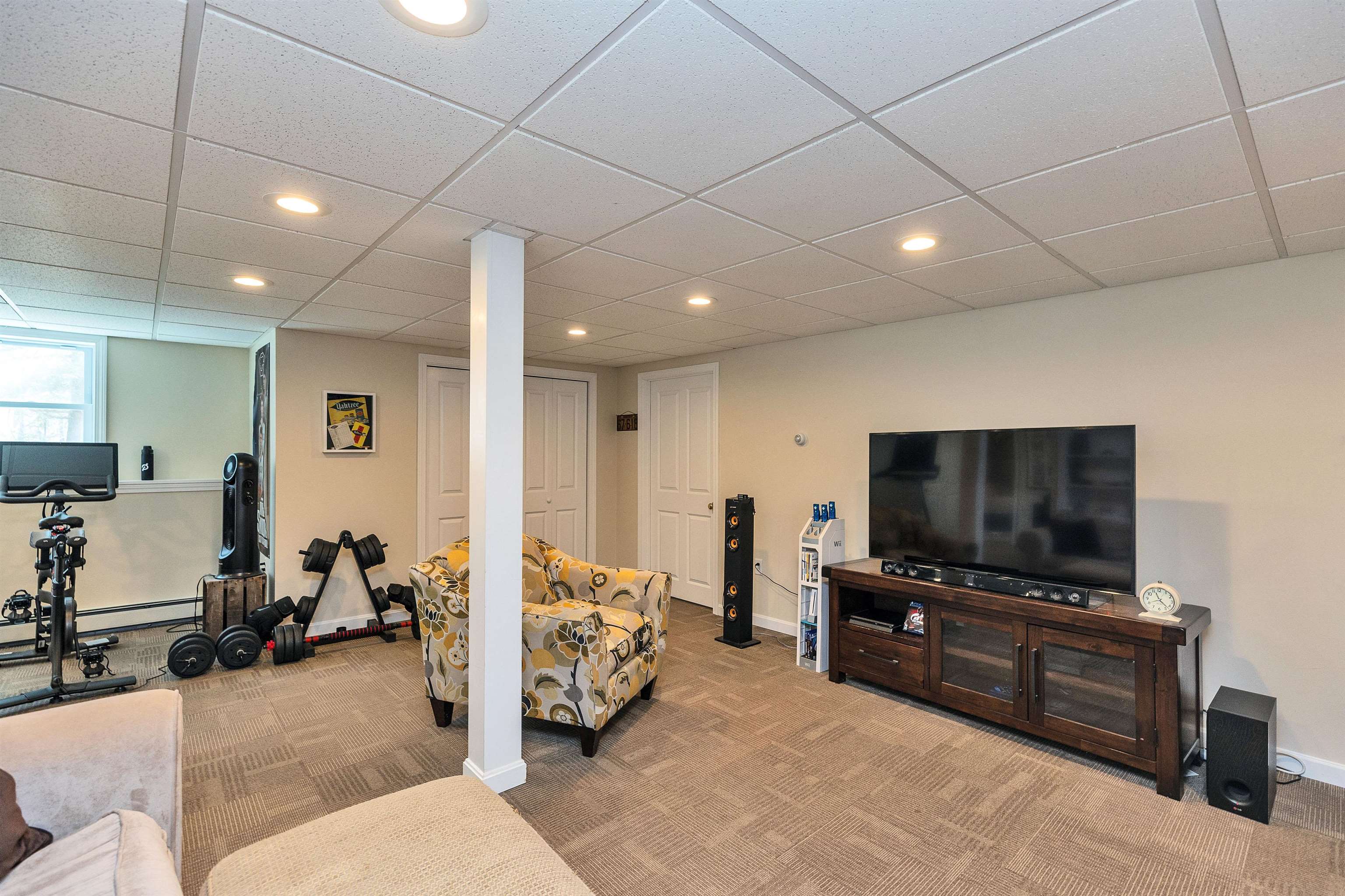 New Boston, New Hampshire 03070, United States, 3 Bedrooms Bedrooms, ,2 BathroomsBathrooms,Residential,Pending,105860