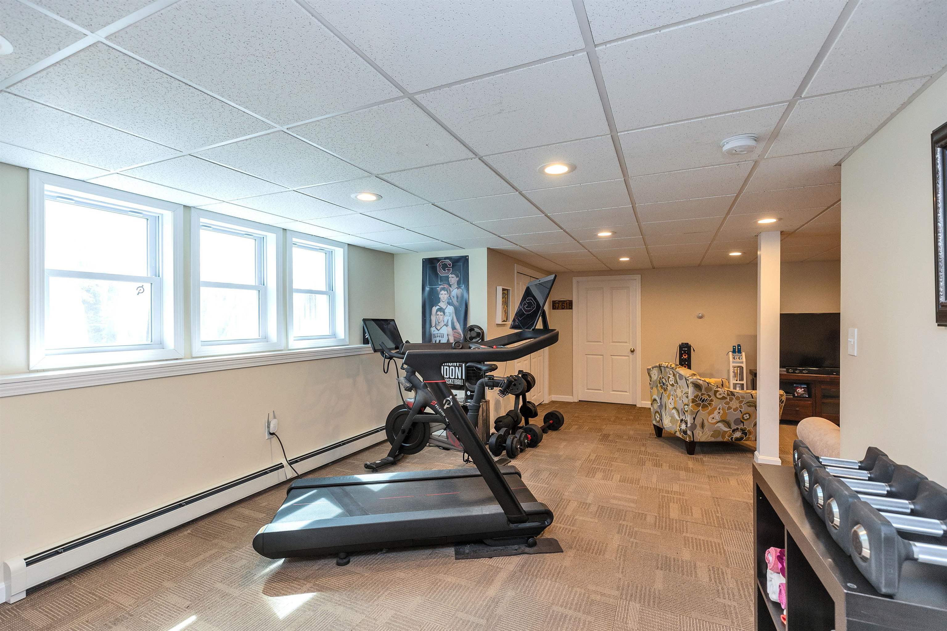 New Boston, New Hampshire 03070, United States, 3 Bedrooms Bedrooms, ,2 BathroomsBathrooms,Residential,Pending,105860