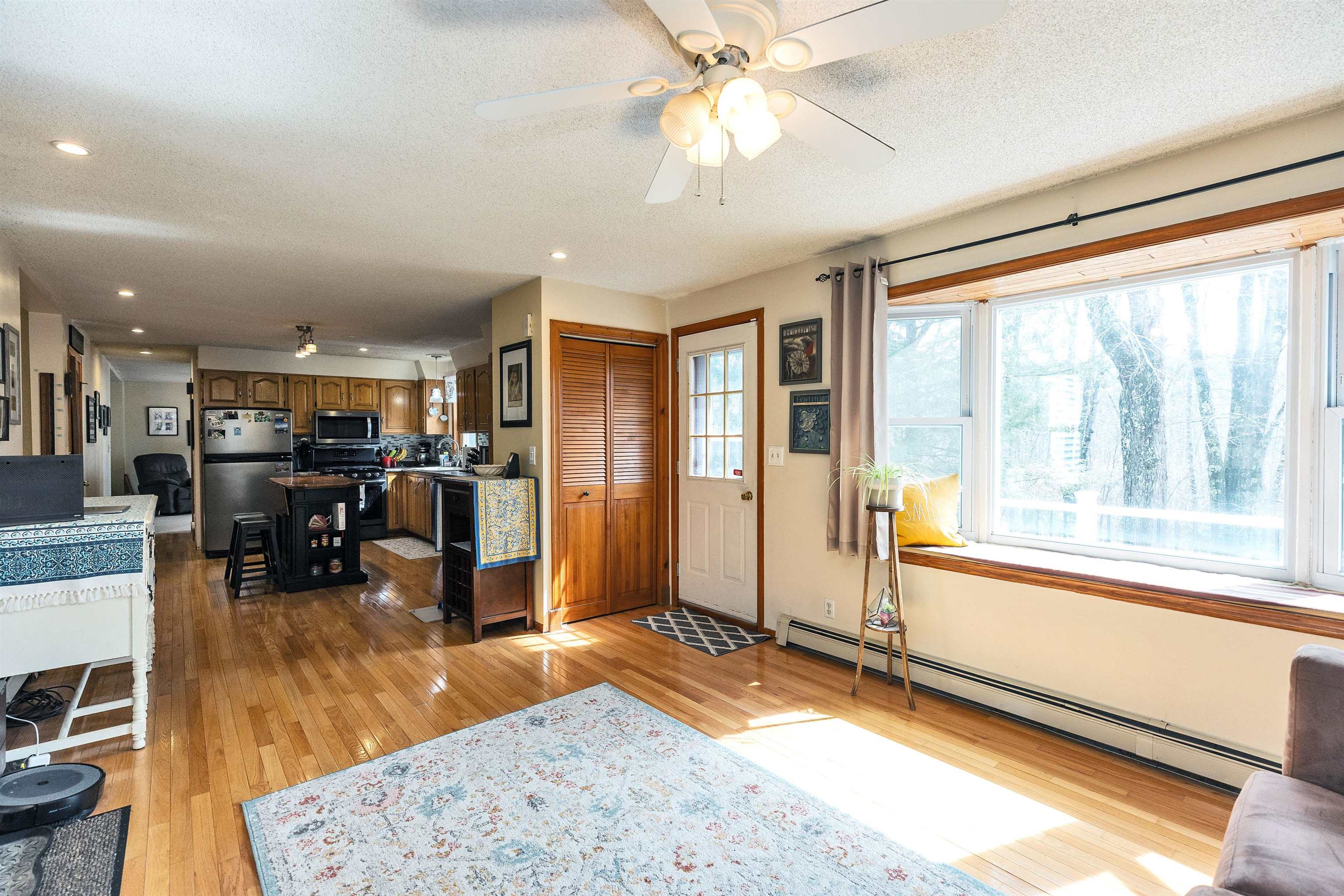 New Boston, New Hampshire 03070, United States, 3 Bedrooms Bedrooms, ,2 BathroomsBathrooms,Residential,Pending,105860