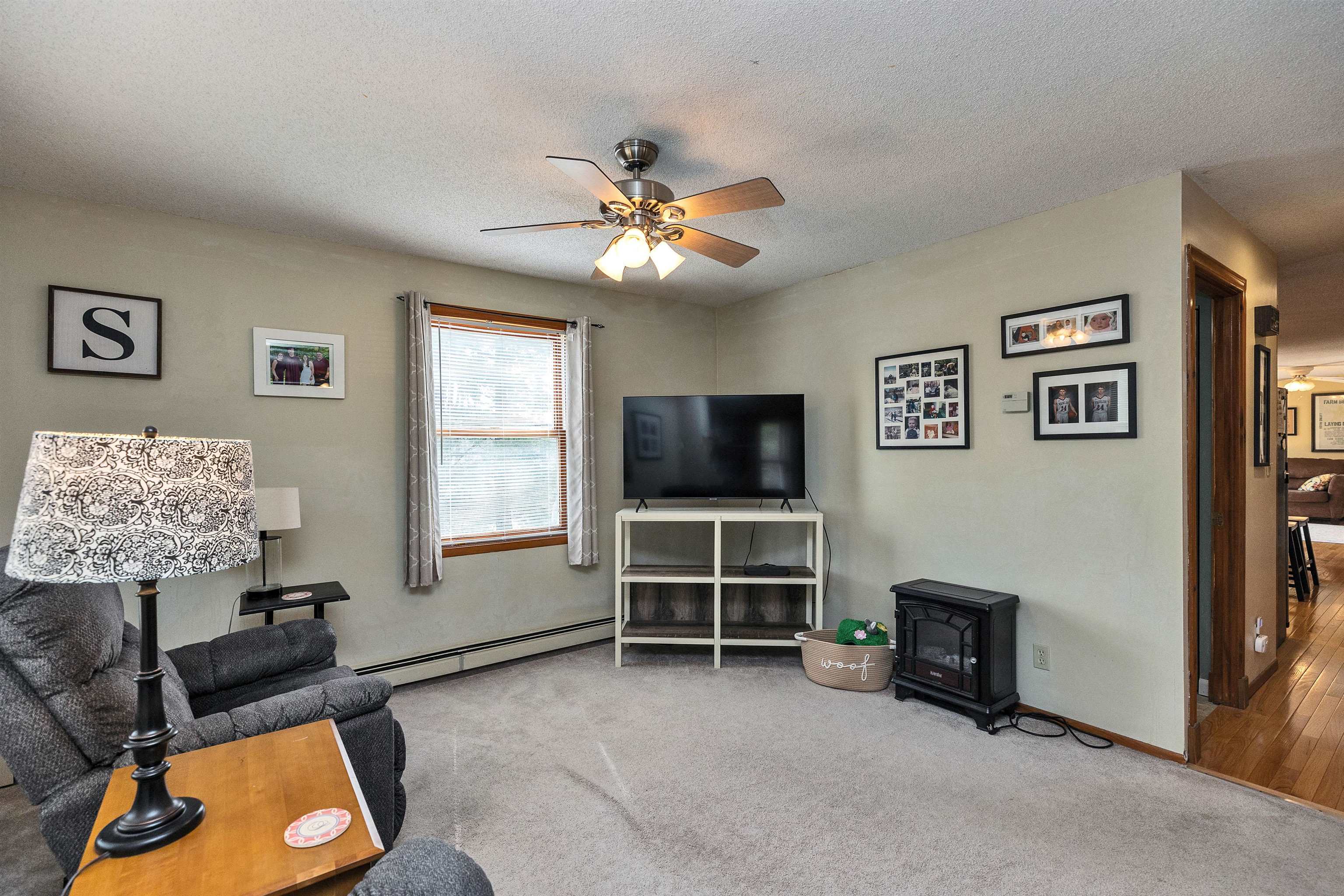 New Boston, New Hampshire 03070, United States, 3 Bedrooms Bedrooms, ,2 BathroomsBathrooms,Residential,Pending,105860