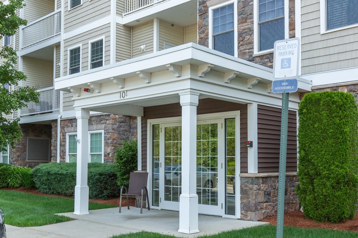 10 Braemoor Woods Road 106
