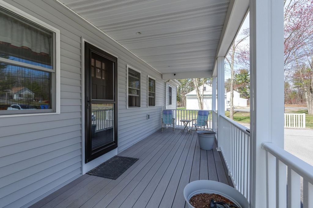 Photo of 131 High Range Road, Londonderry, NH 03053 (MLS # 5084140)