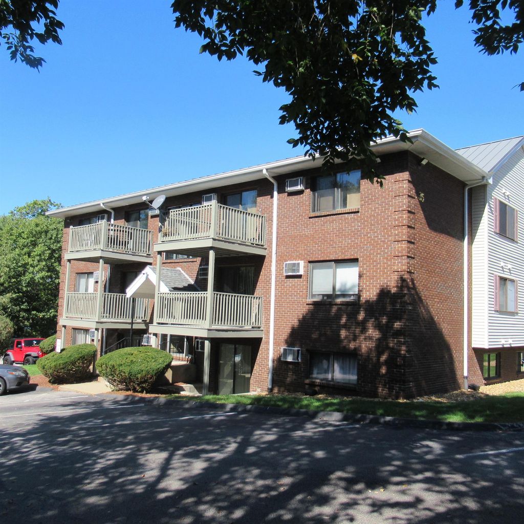 Photo of 35 Andrew Street #25, Manchester, NH 03104 (MLS # 5063794)
