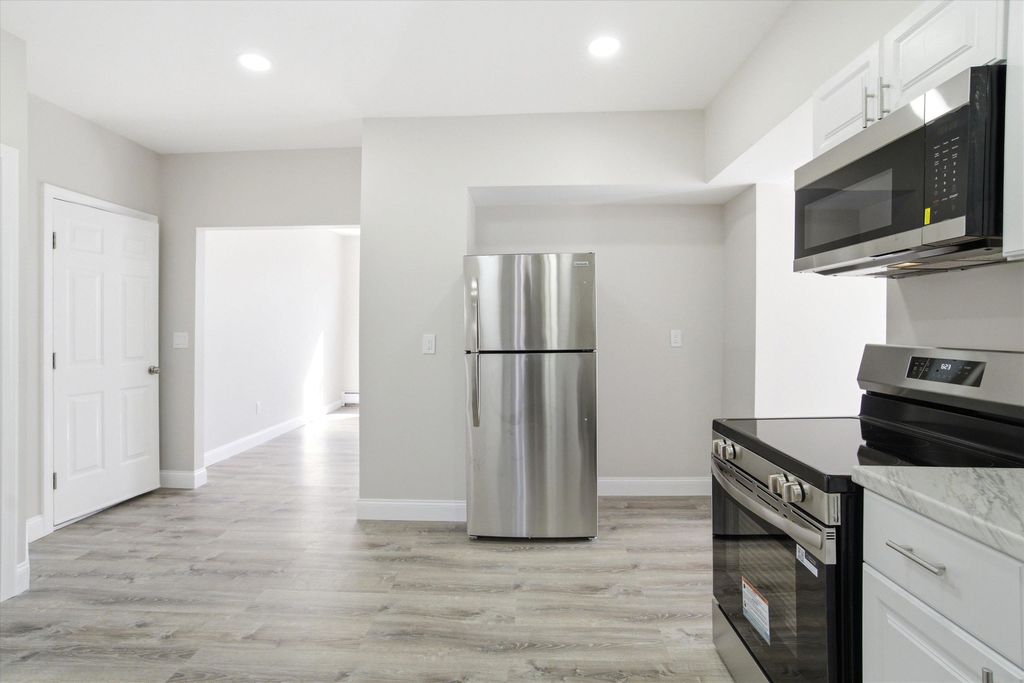 Photo of 254 Auburn Street #1st Floor, Manchester, NH 03103 (MLS # 5081192)