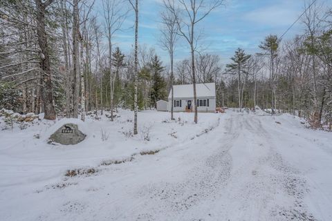 Photo of 117 Beaver Pond Drive, Barnstead, NH 03225 (MLS # 5071468)