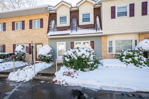 Photo of 130 Golfview Drive, Manchester, NH 03102 (MLS # 5071238)