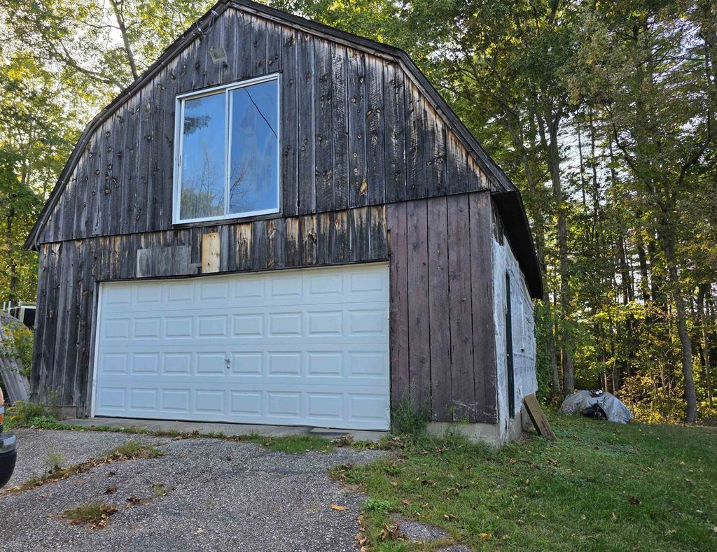 Photo of 17 Old Fremont Road, Raymond, NH 03077 (MLS # 5083053)