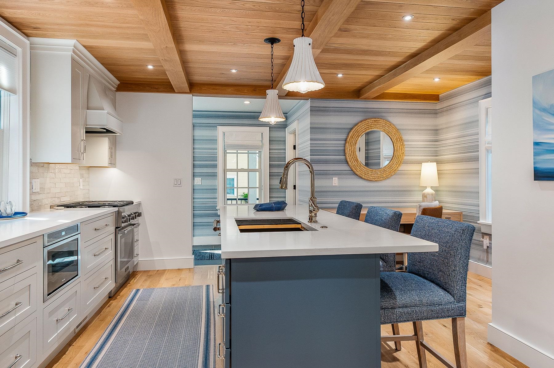 Portsmouth, New Hampshire 03801, United States, 2 Bedrooms Bedrooms, ,2 BathroomsBathrooms,Residential,Active,183653