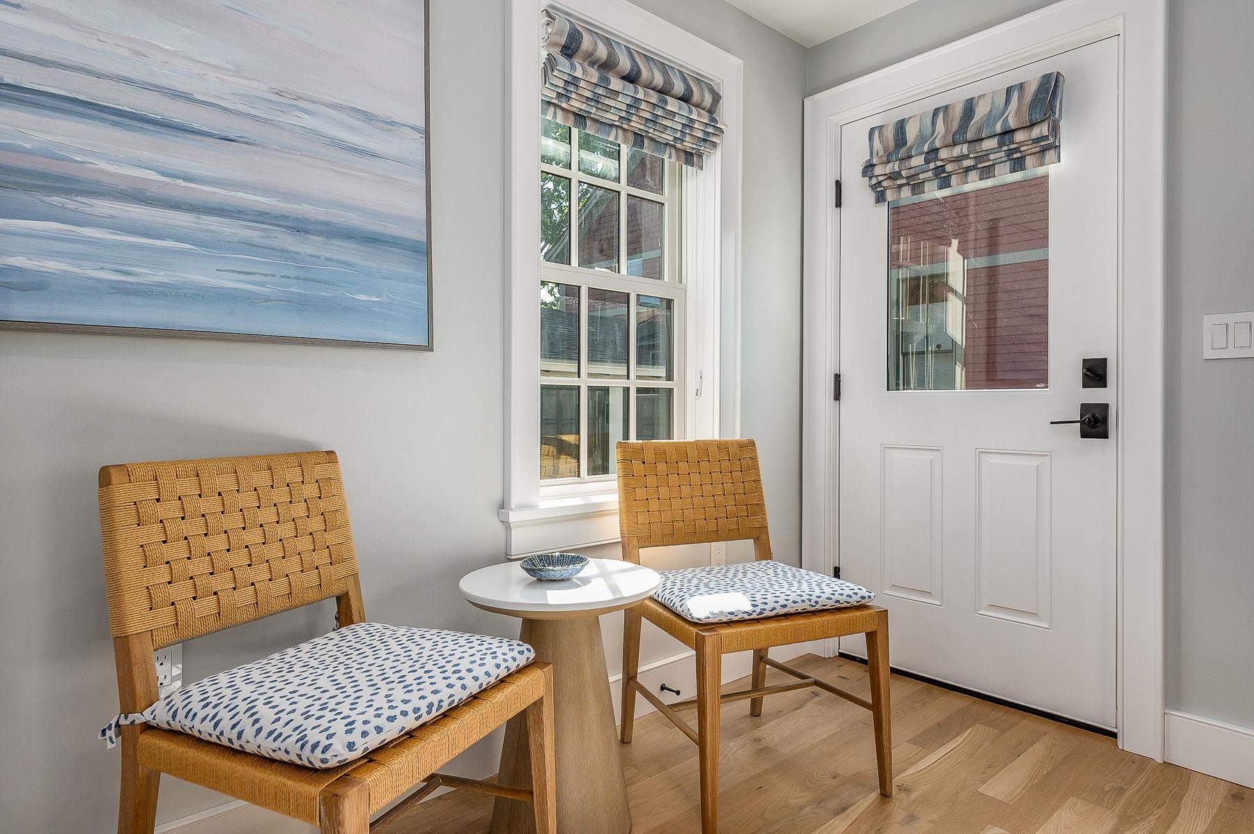 Portsmouth, New Hampshire 03801, United States, 2 Bedrooms Bedrooms, ,2 BathroomsBathrooms,Residential,Active,183653