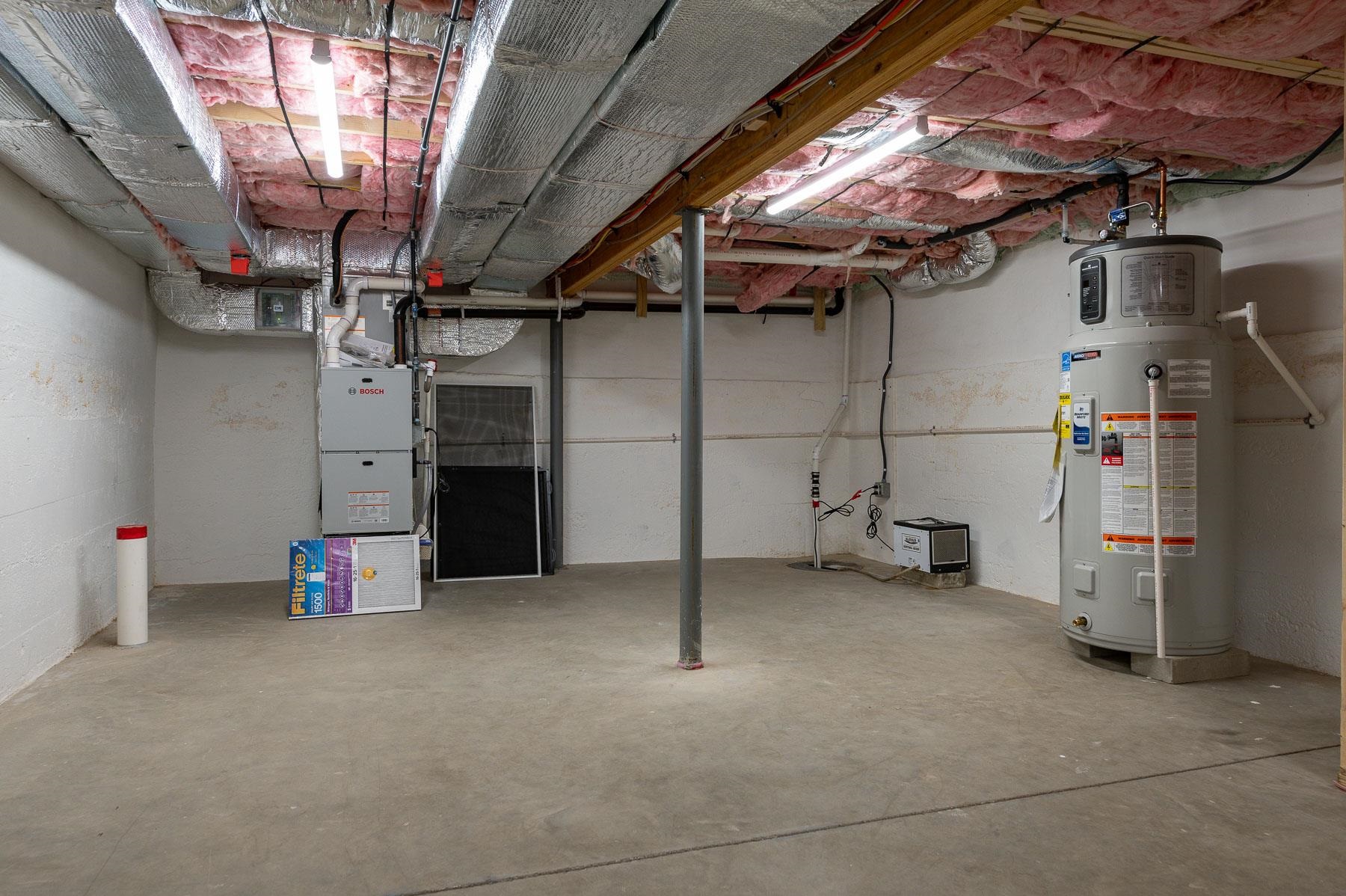 Portsmouth, New Hampshire 03801, United States, 2 Bedrooms Bedrooms, ,2 BathroomsBathrooms,Residential,Active,183653