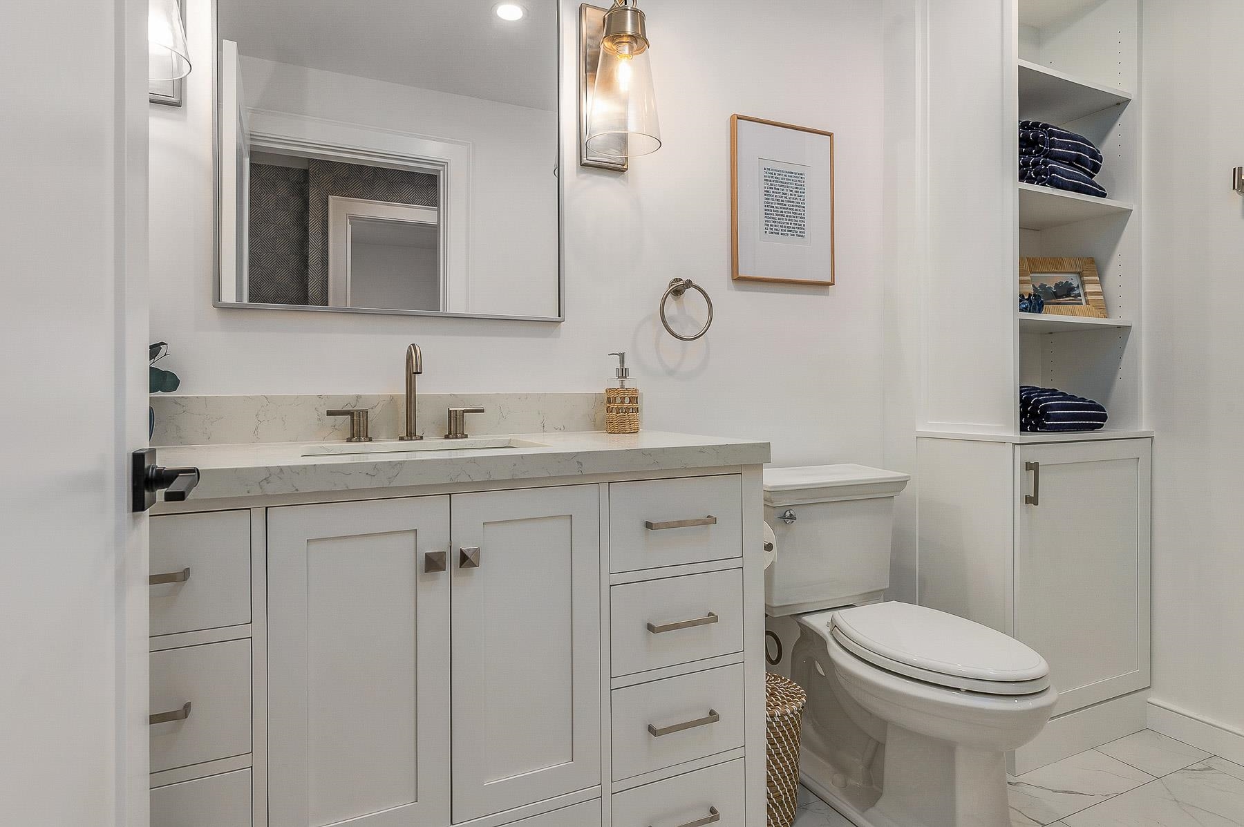 Portsmouth, New Hampshire 03801, United States, 2 Bedrooms Bedrooms, ,2 BathroomsBathrooms,Residential,Active,183653