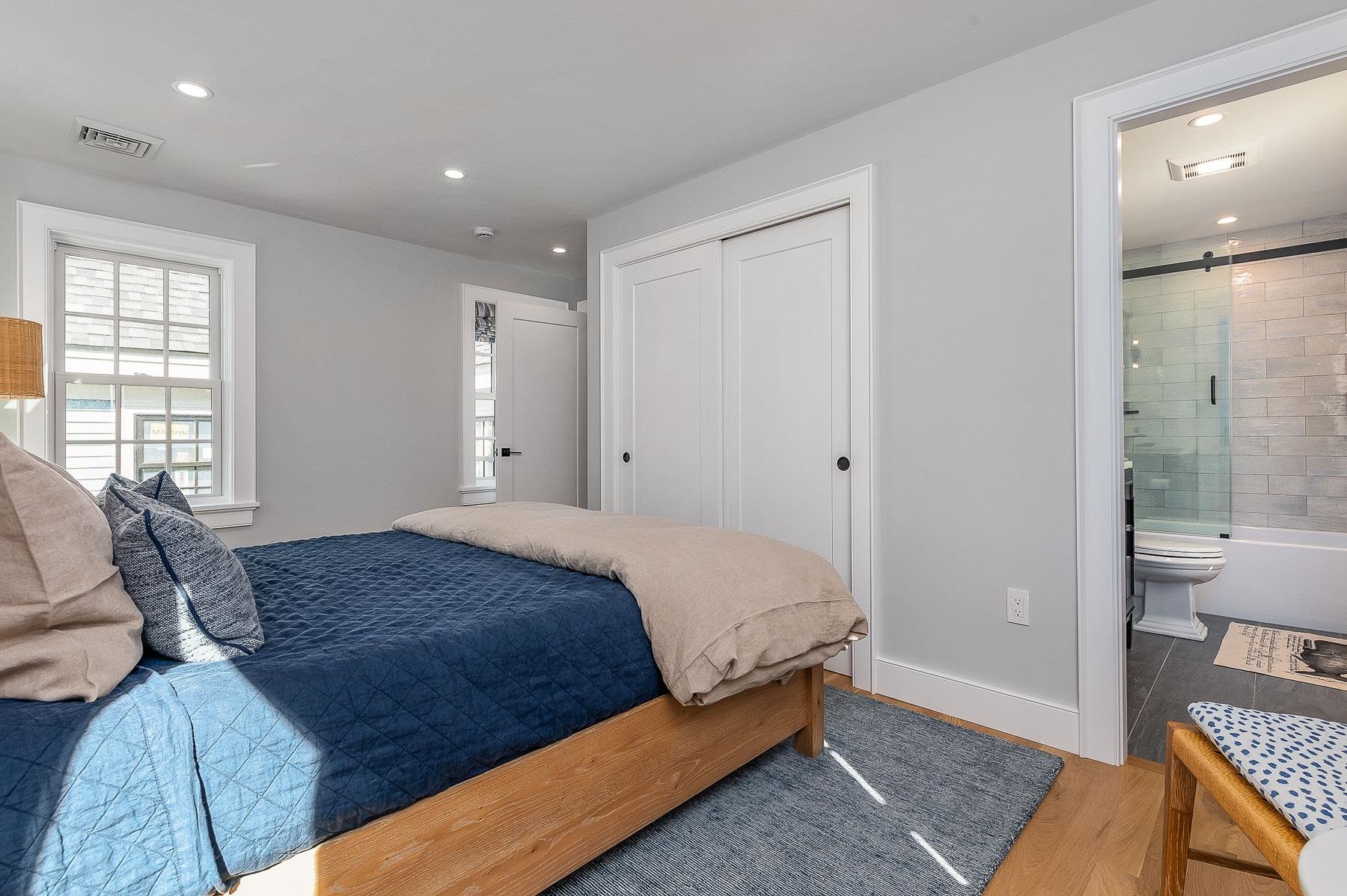 Portsmouth, New Hampshire 03801, United States, 2 Bedrooms Bedrooms, ,2 BathroomsBathrooms,Residential,Active,183653