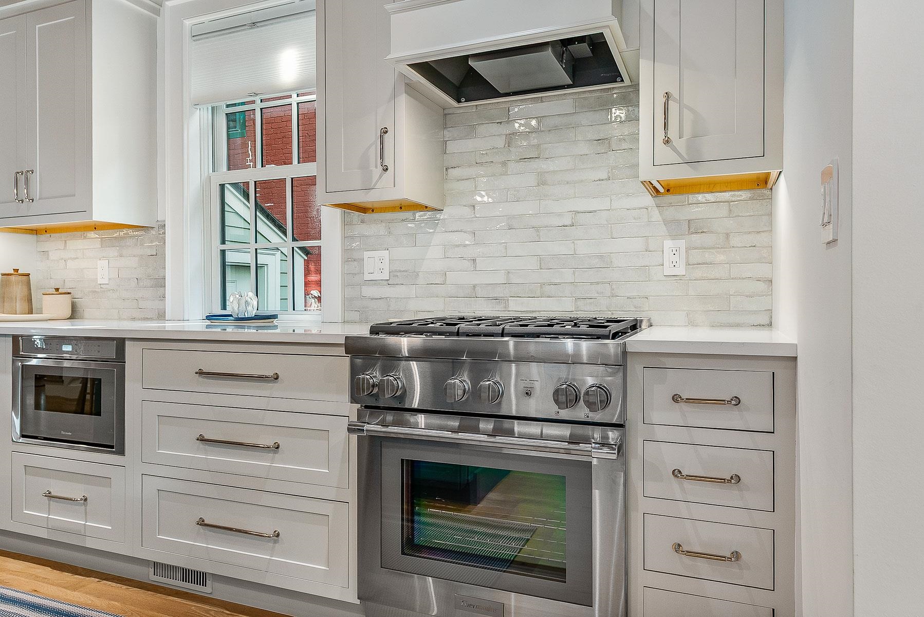 Portsmouth, New Hampshire 03801, United States, 2 Bedrooms Bedrooms, ,2 BathroomsBathrooms,Residential,Active,183653