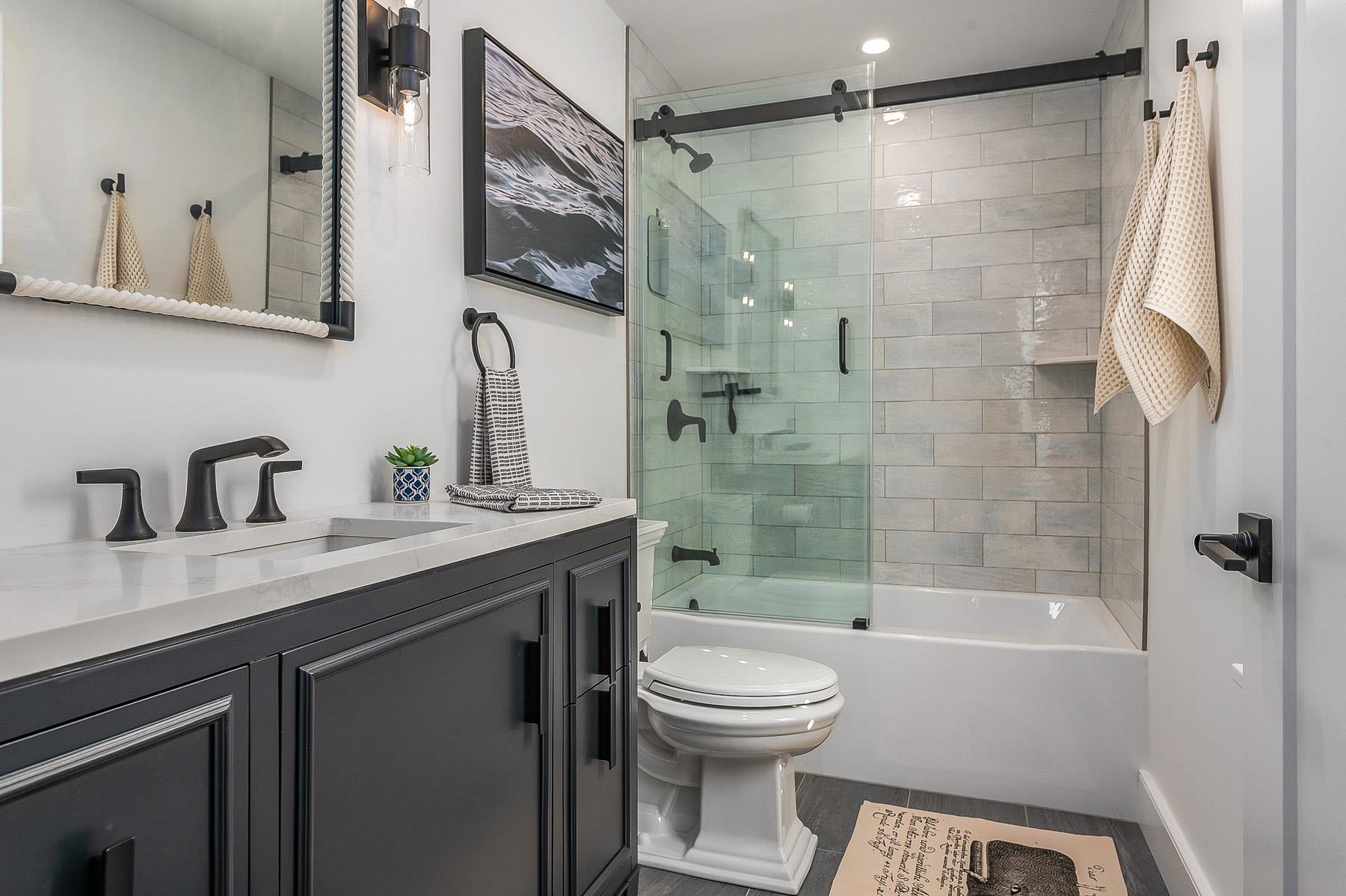 Portsmouth, New Hampshire 03801, United States, 2 Bedrooms Bedrooms, ,2 BathroomsBathrooms,Residential,Active,183653