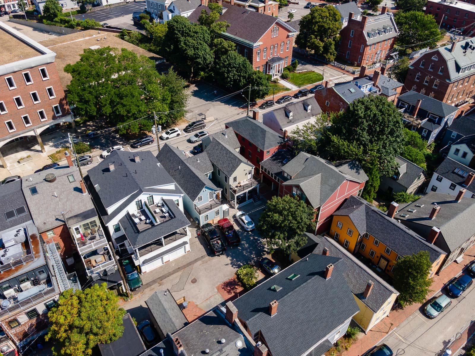 Portsmouth, New Hampshire 03801, United States, 2 Bedrooms Bedrooms, ,2 BathroomsBathrooms,Residential,Active,183653