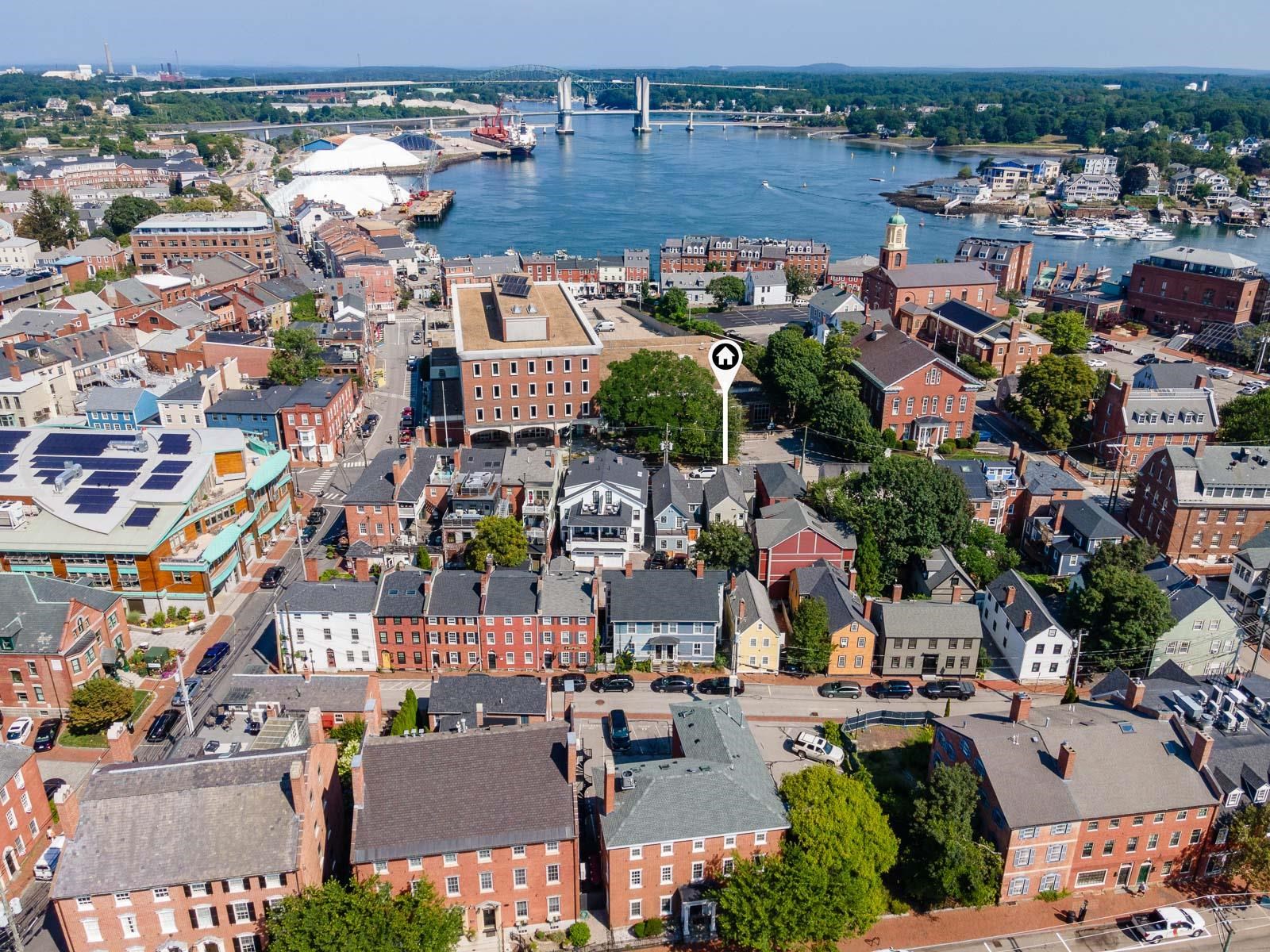 Portsmouth, New Hampshire 03801, United States, 2 Bedrooms Bedrooms, ,2 BathroomsBathrooms,Residential,Active,183653