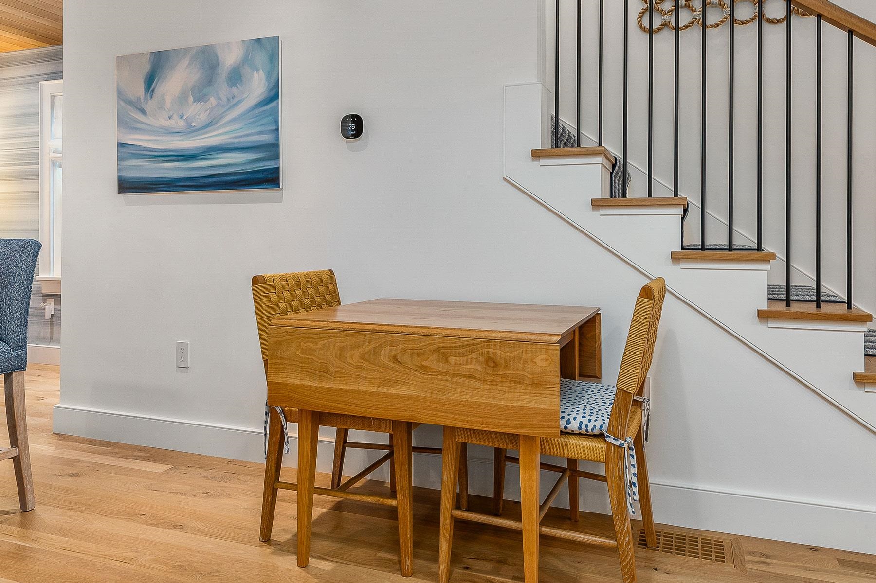 Portsmouth, New Hampshire 03801, United States, 2 Bedrooms Bedrooms, ,2 BathroomsBathrooms,Residential,Active,183653